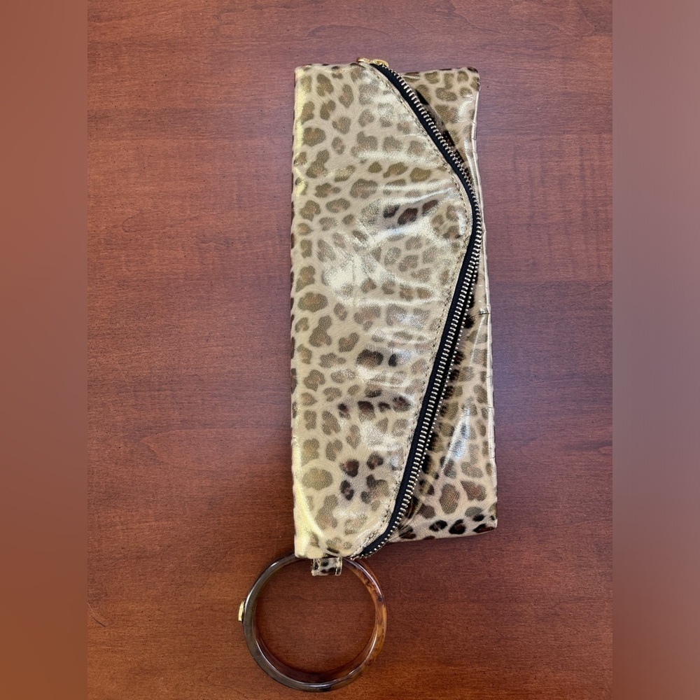 Wristlet clutch bag leopard print